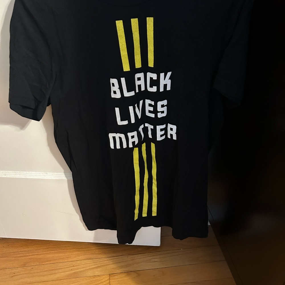 Black Lives Matter Graphic Tee